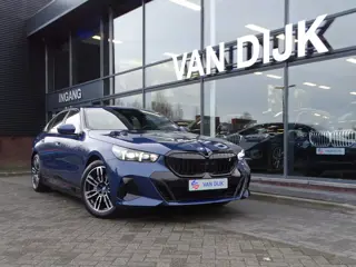 BMW i5 eDrive40 M Sport Edition Elek.Trekhaak Driv.Ass.Plus Park.hulp Ada.Led Nav. 19''LM Velgen