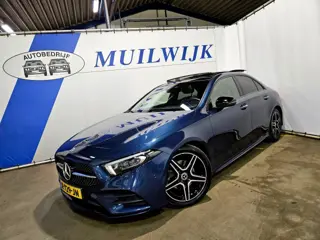 MERCEDES-BENZ A-KLASSE 180 Business Solution AMG / Panoramadak / Night Pakket / Sfeerverl. / NL Auto