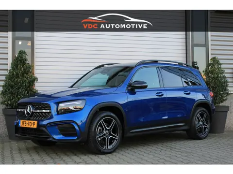 Mercedes-Benz GLB-Klasse 180 AMG 7 Persoons Facelift | Pano | Trekhaak | Multibeam LED | Keyless | S
