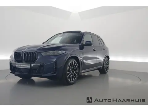 BMW X5 xDrive50e M Sport | Skylounge | Soft Close | Luchtvering | HUD | H&K | Elek. Trekhaak | Adapt