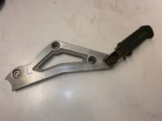 Yamaha XJ750(11M) Schetsplaat met step links achter 5G2-27442-00