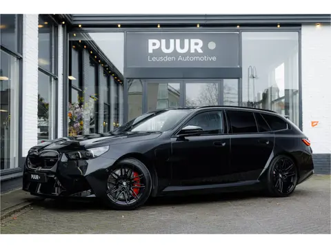 BMW M5 Touring 4.4 V8 xDrive M-Drivers Pack Pano - Bowers & Wilkins - Trekhaak