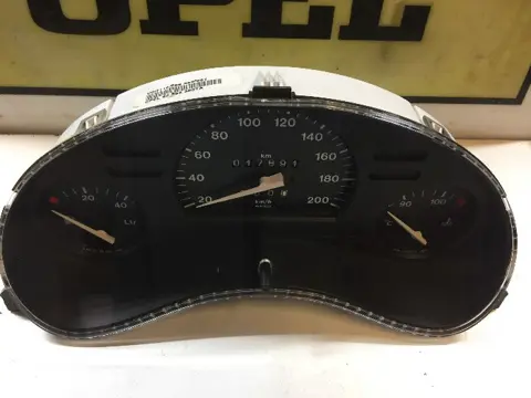 Kilometerteller cockpit Opel Corsa B 90386322