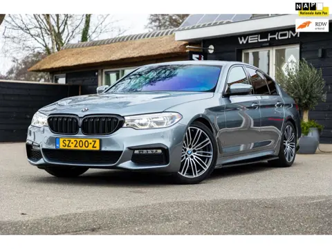 BMW 5-serie 520i M-Sport I NL Auto I NAP I Led I Memory I Comfortstoel I Sfeerverlichting I CarPlay 
