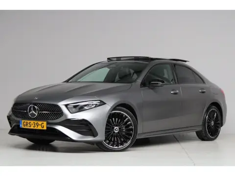 Mercedes-Benz A-klasse 250e Star Edition AMG Line | panoramadak | head-up | 360 camera | burmester |