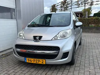 Peugeot 107 1.0-12V Millesim 200 / airco /