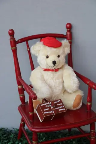 Schuco - Vintage - Teddybeer met koffer - 1980-1989 -