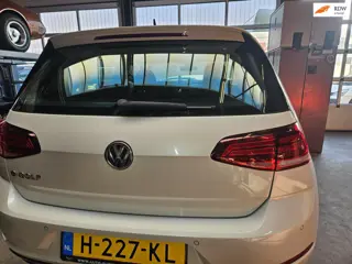 Volkswagen E-Golf E-DITION -- Parelmoer wit !! -- orig. NL auto