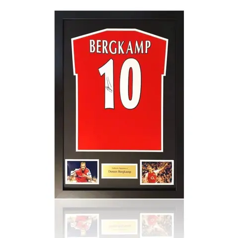Arsenal - English Football League - Dennis Bergkamp -