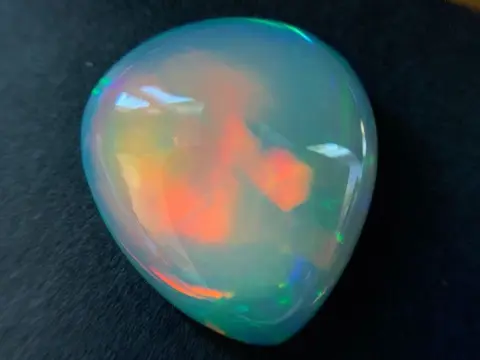 Kleurloos Opaal - 14.49 ct