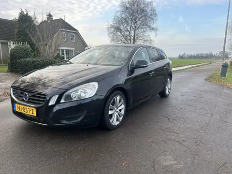 Volvo V60 2.4 D5 AUT R-Design PDC 215PK (bj 2012)