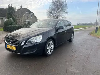 Volvo V60 2.4 D5 AUT R-Design PDC 215PK (bj 2012)