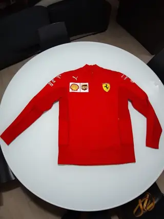 Ferrari - 2021 - Teamkleding