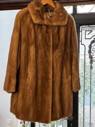 Artisan Furrier - Nerts, Zijde Bontjas - Gemaakt in: Finland