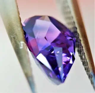 Paars, "Lila" Saffier - 2.05 ct