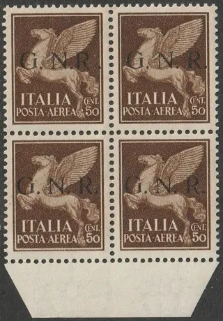 Republikeinse Nationale Garde - Brescia-circulatie 1944 - GNR Posta Aere 50 c. bruno "R accostata a N" in Quartina coi normali centrat rara lusso periziata - Sassone n.118/Id+118/I