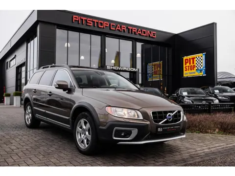 Volvo XC70 3.2 AWD, 243 PK, Schuifdak, Memory, Trekhaak!