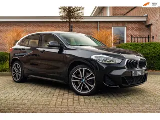 BMW X2 XDrive25e Executive M-Sport 220 PK Dealer o.h Head-Up Camera Leder LED 19''
