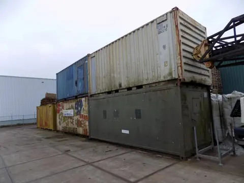 10 ft and 20 ft container good condition 10 en 20 ft containers en 20 ft schaft container