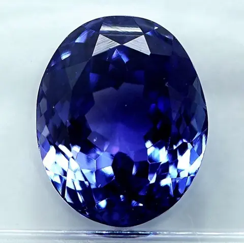 Tanzaniet - 5.48 ct