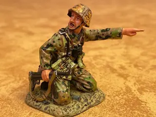 King &amp; Country - WW2 - WS164 - Figuur/beeld Kneeling HJ