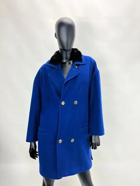 Versace Jas, Trenchcoat