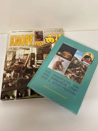 Steiff - ISBN 3-9804712-1-7 en ISBN 3-921844-16-9 - Boek 2