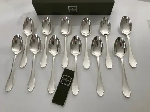 Christofle modèle Pompadour - Soeplepels (12) - Verzilverd