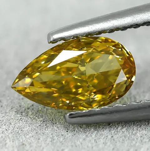 Diamant - 0.75 ct - Peer - Natural Fancy Brownish Orange -