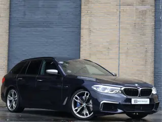 BMW 5 Serie Touring M550d xDrive M Sport | 400PK | Nappa Leder | Panorama | HUD | Harman/Kardon |