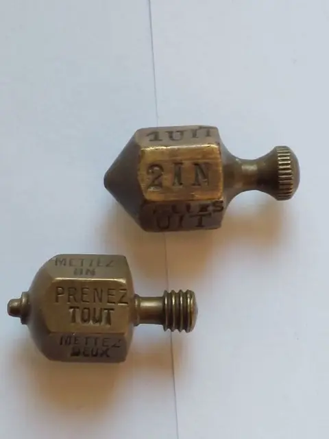 Twee Bronzen spel tollen - tol - 1880-1889 - België