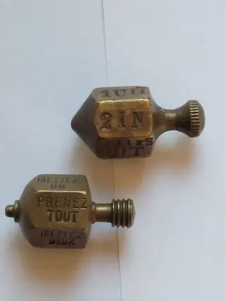 Twee Bronzen spel tollen - tol - 1880-1889 - België
