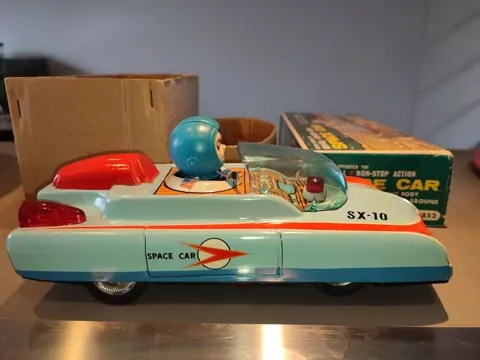 Masudaya - Space - 3852 - Ruimteschip Space Car SX 10 -