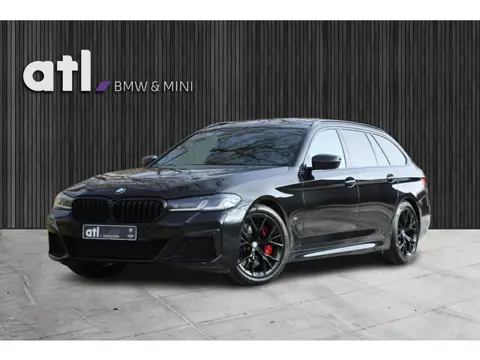 BMW 5-serie Touring 540i xDrive Touring M-Sport | Pano | 4-zone Clima | DAB | Adap LED Koplampen | G