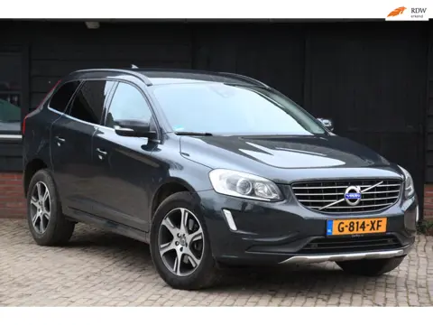 Volvo XC60 2.0 D4 FWD Momentum Xenon/Stoelverwarming/Navigatie/Parkeersensor