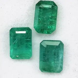 3 pcsSmaragd - 3.10 ct