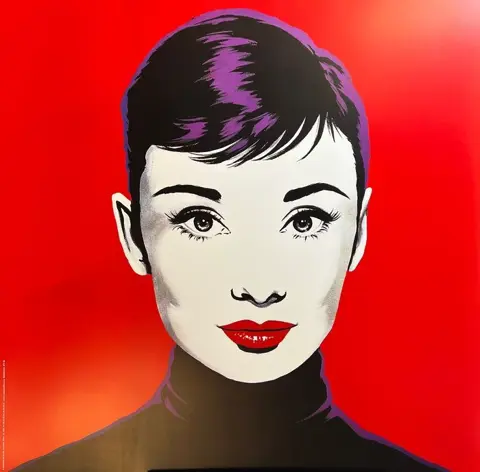 Antonio de Felipe (after) - Audrey Hepburn fondo rojo