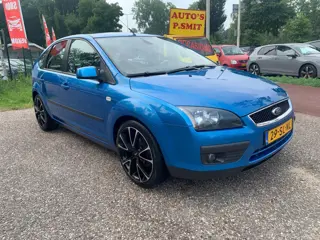 Ford Focus 1.6-16V Futura CRUISE CONT AIRCO SPORTVELGEN