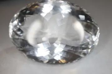 Bergkristal (Hyaline) ovaal - 26.97×19.55×14.25 mm - 8.82 g