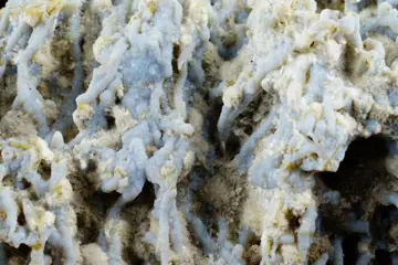 BLAUWE ARAGONIET gekke wormvormen met calciet -