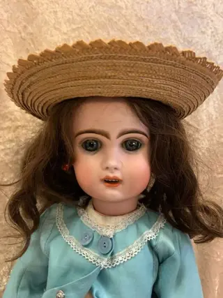 Jumeau pop , 52 cm Gemerkt : 8 Bisque hoofd met vaste