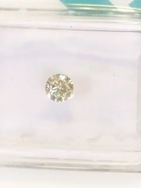 1 pcs Diamant - 0.19 ct - Briljant - fancy lichtbruinachtig