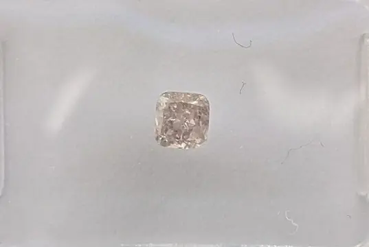 Diamant - 0.22 ct - Cushion - Light Brownish Pink - P1, No
