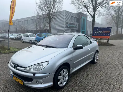 Peugeot 206 CC 1.6-16V - AIRCO - STOELVERWARMING - ZONDAG OPEN