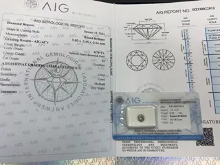 1 pcs Diamanten - 0.70 ct - Rond - No reserve price , fancy