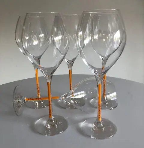 Fluitjes (6) - Glas - Veuve Clicquot Trendy