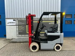 VS-22604 Elektrische triplex heftruck Nissan