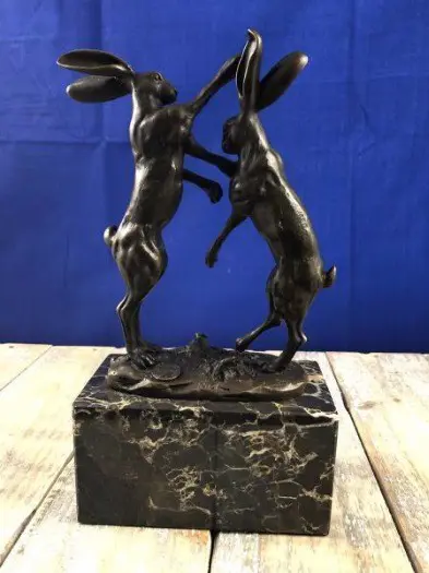 Hazen , haas , brons beeld van hazen , kado