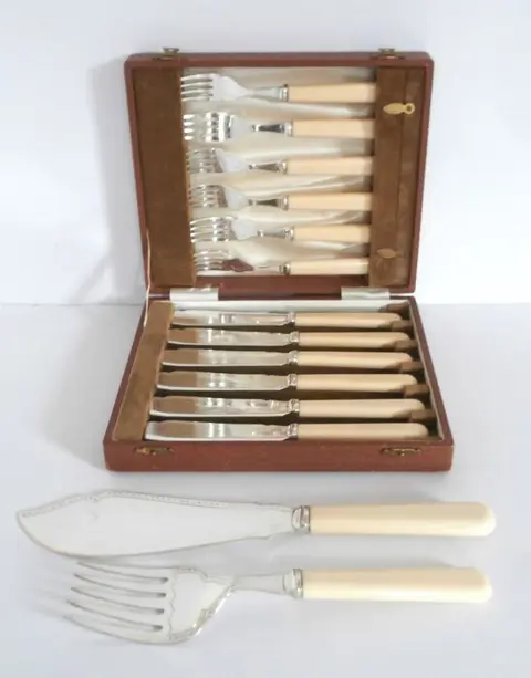 Cooper Bros of Sheffield - Fish cutlery 6-person + fish