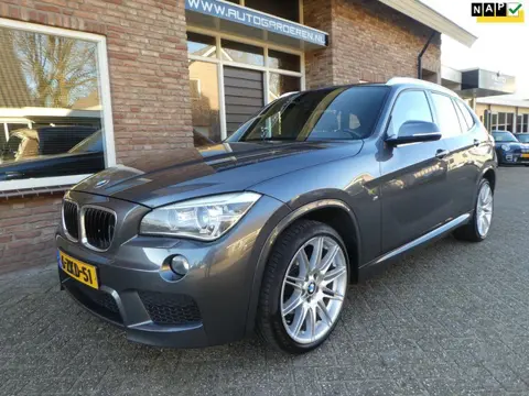 BMW X1 SDrive20i High Executive Automaat / M Pakket / Leder / Panoramadak